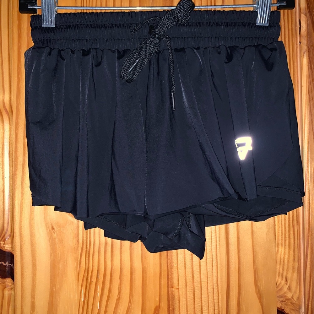 Short, black, flow shorts